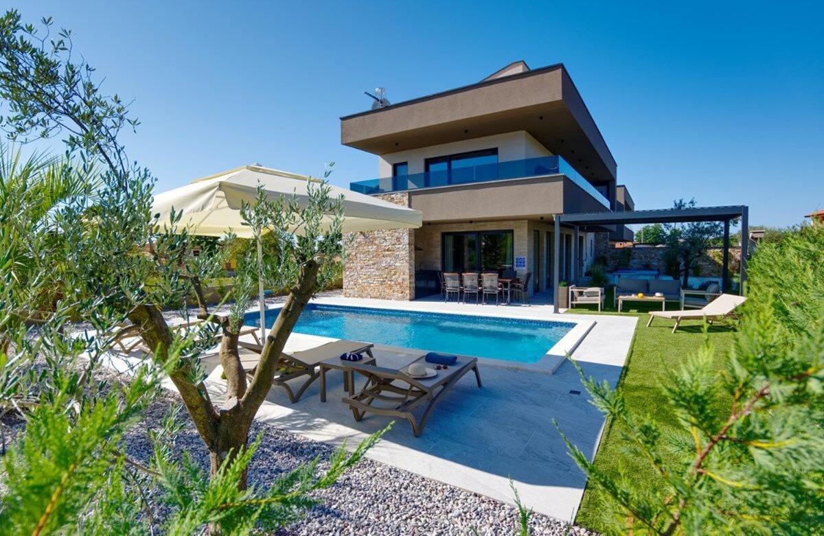 Villa Bavigo Barban Exterior photo